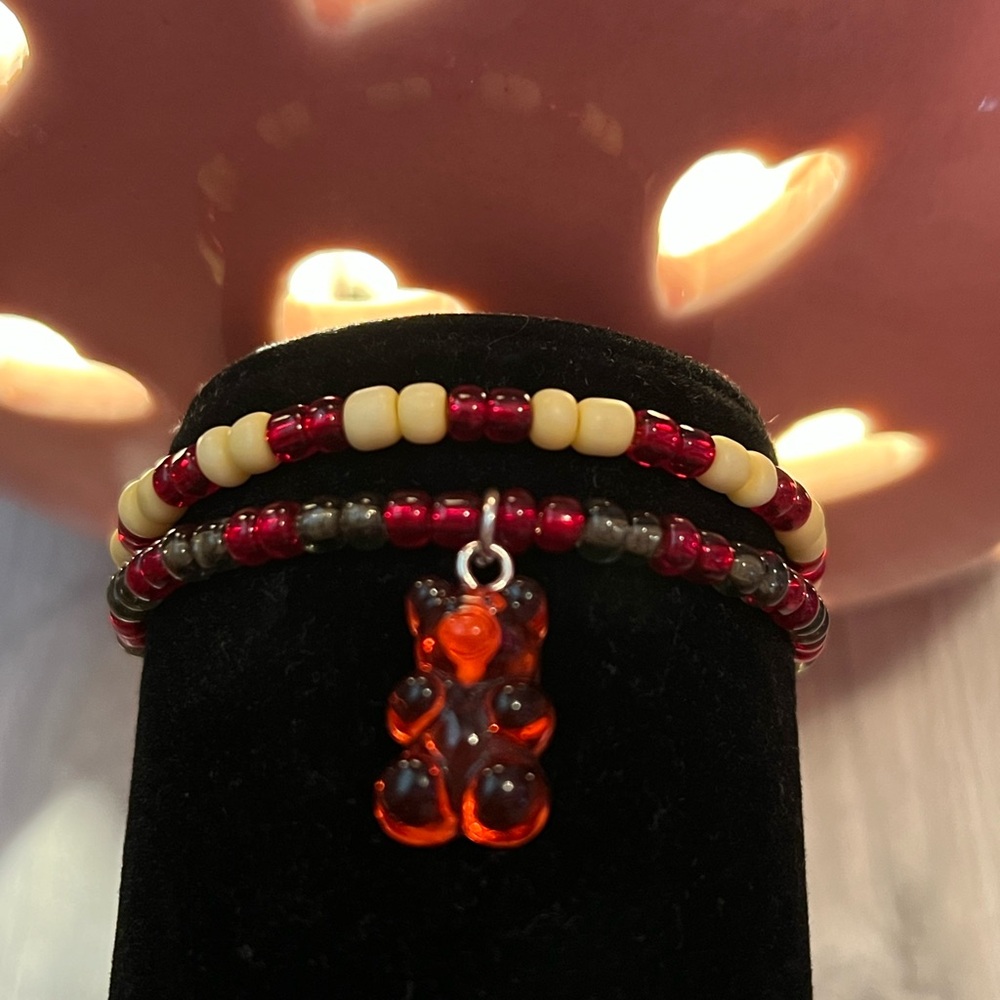 2 beaded kid’s bracelets❤️